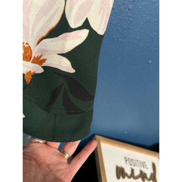 2 Piece Ann Taylor Factory & LOFT Sleeveless Floral Blouses Bundle - Picture 7 of 11